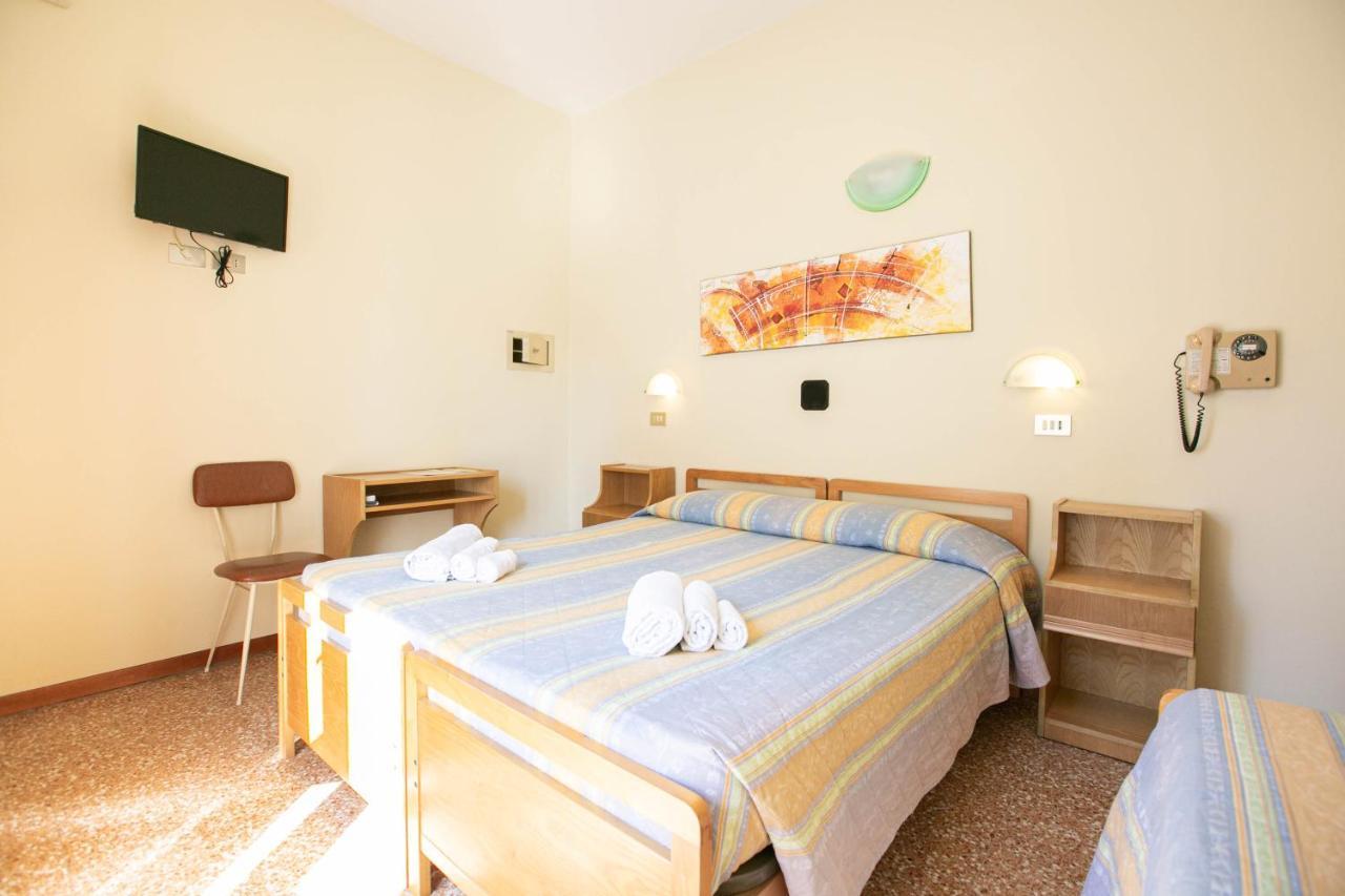 Hotel Ischia Ρίμινι Εξωτερικό φωτογραφία