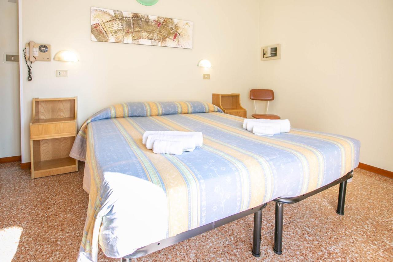 Hotel Ischia Ρίμινι Εξωτερικό φωτογραφία