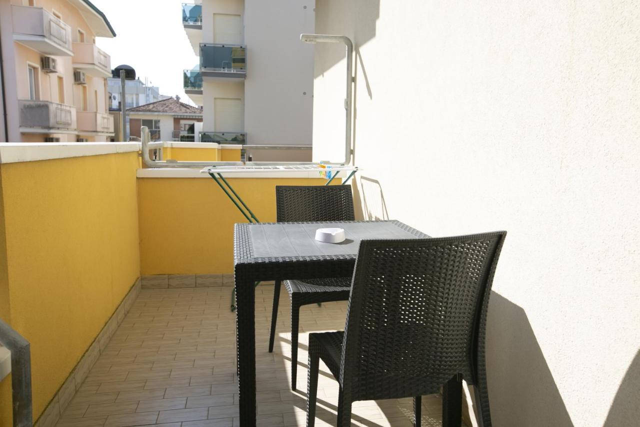 Hotel Ischia Ρίμινι Εξωτερικό φωτογραφία