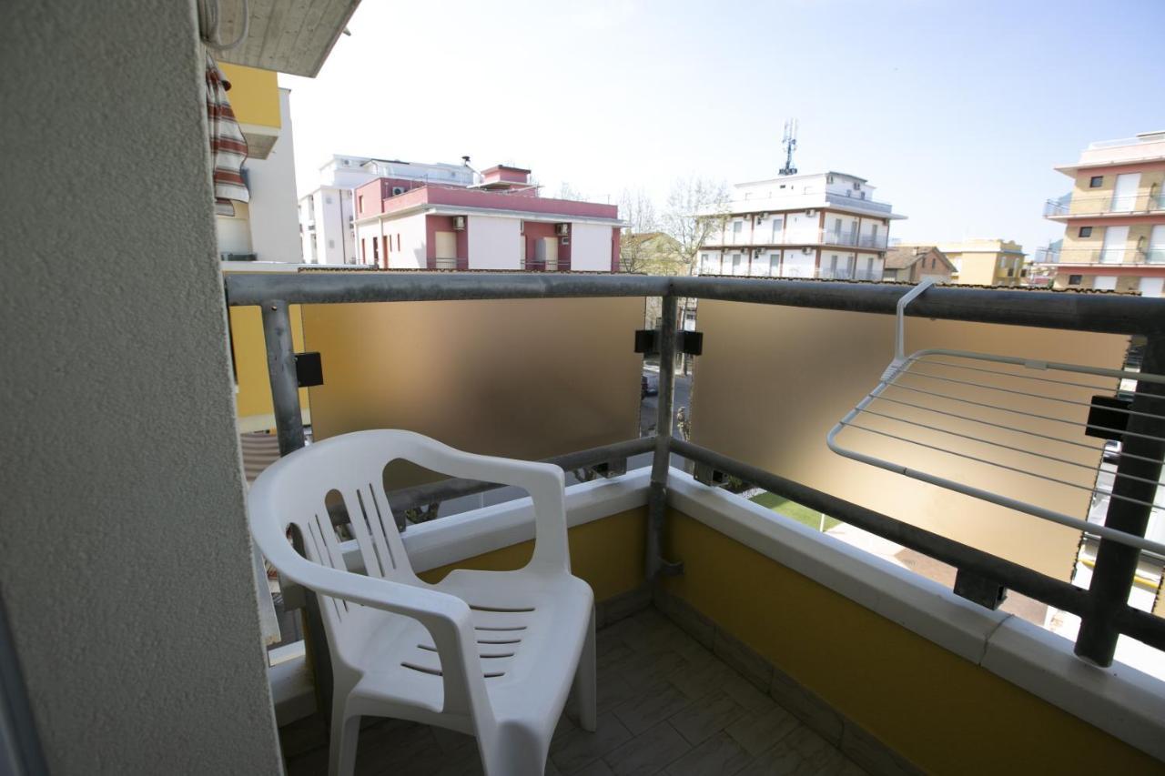 Hotel Ischia Ρίμινι Εξωτερικό φωτογραφία