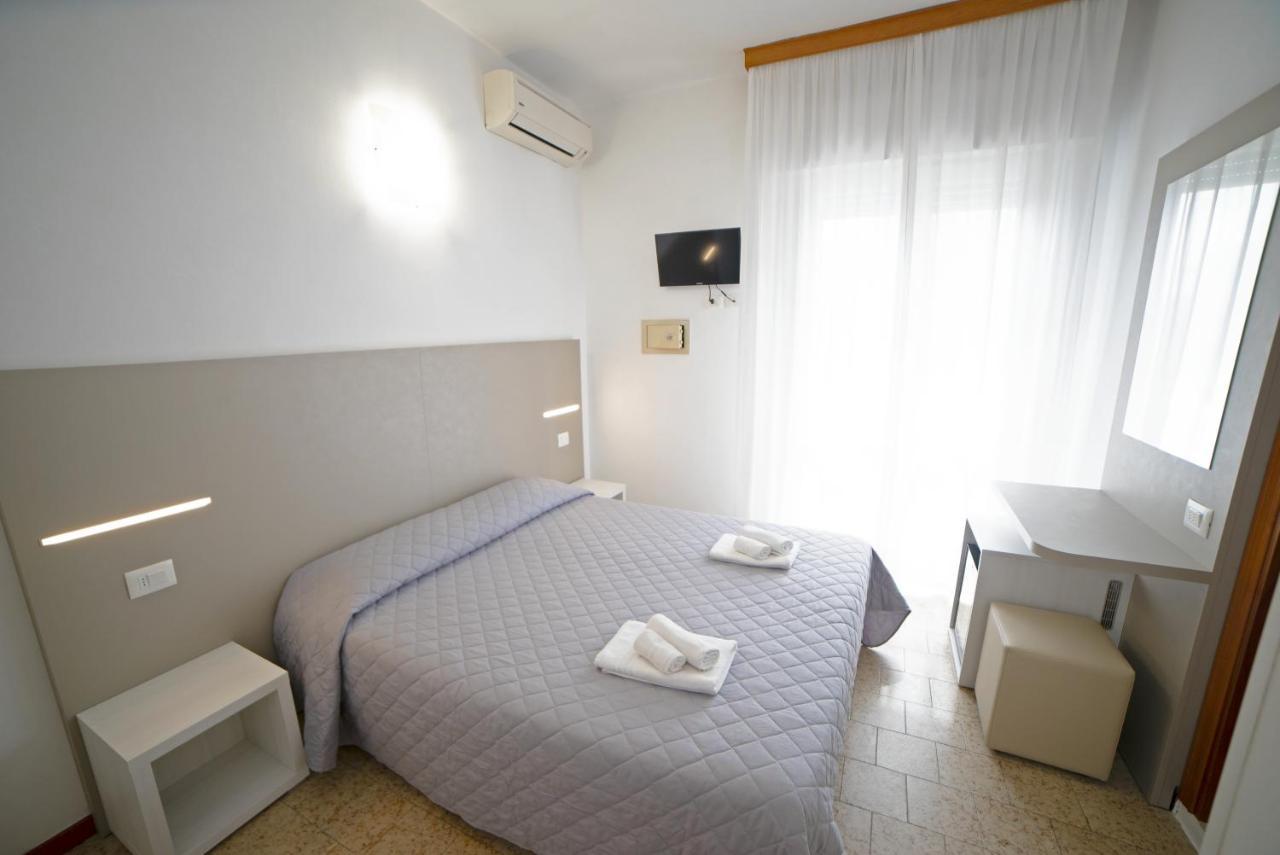 Hotel Ischia Ρίμινι Εξωτερικό φωτογραφία