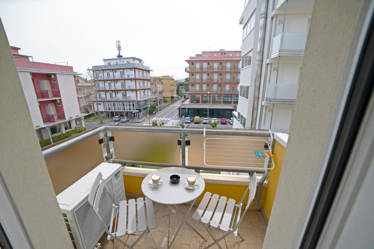 Hotel Ischia Ρίμινι Εξωτερικό φωτογραφία