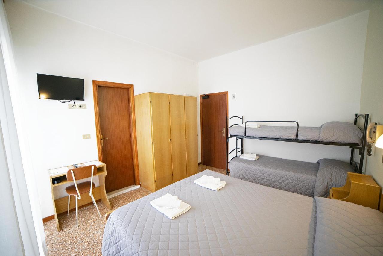 Hotel Ischia Ρίμινι Εξωτερικό φωτογραφία