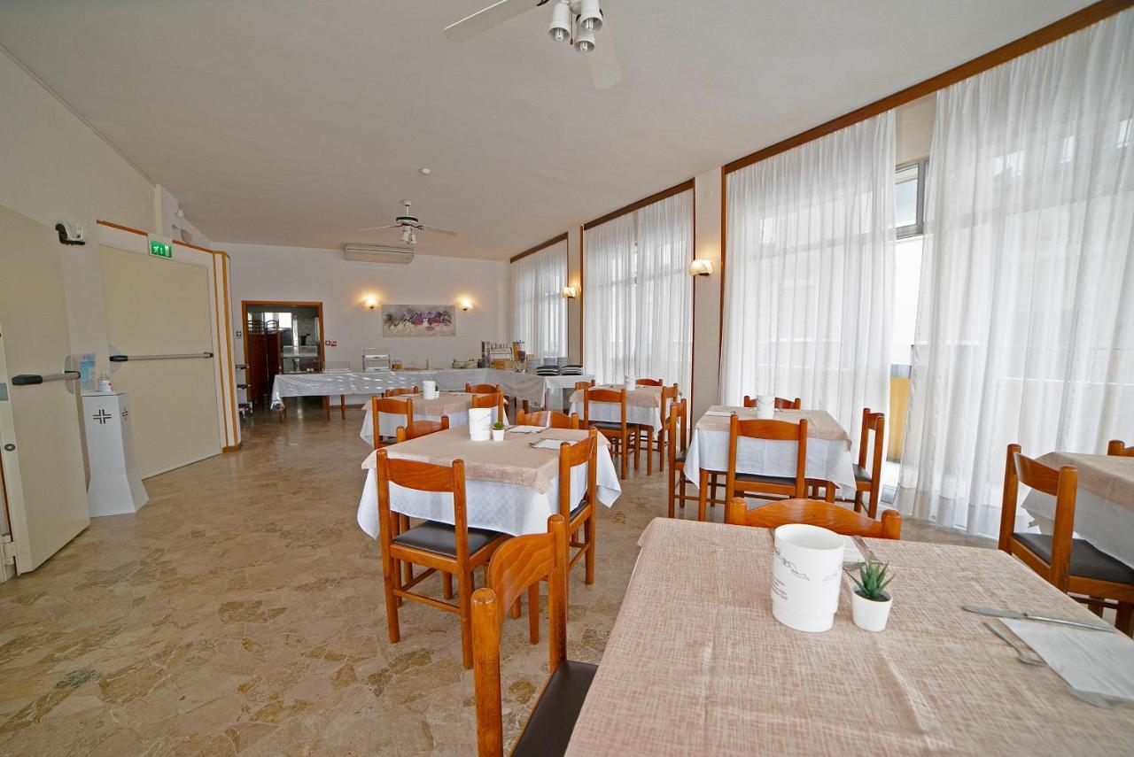 Hotel Ischia Ρίμινι Εξωτερικό φωτογραφία